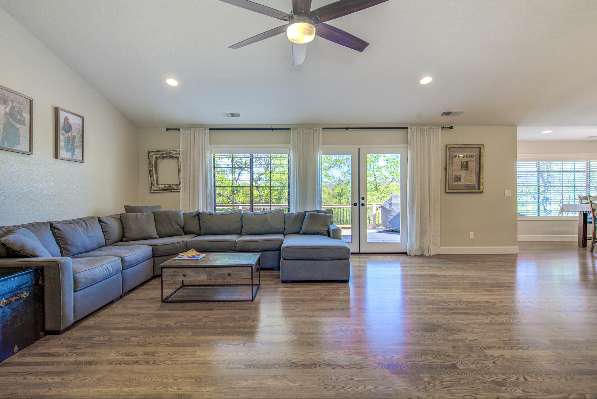 13416 Luna Drive Redding, CA 96003 - Photo 10 of 64 a living room with furniture and a large window
