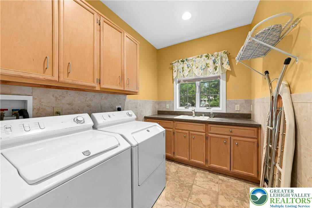 951 Macada Road Bethlehem, PA 18017 - Photo 26 of 46