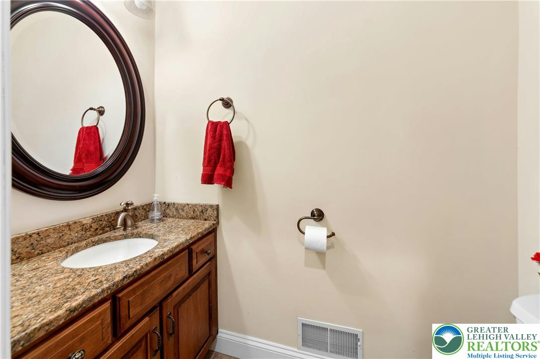 951 Macada Road Bethlehem, PA 18017 - Photo 27 of 46