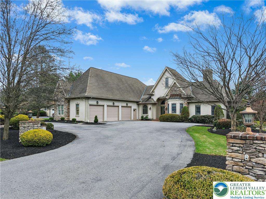 951 Macada Road Bethlehem, PA 18017 - Photo 3 of 46