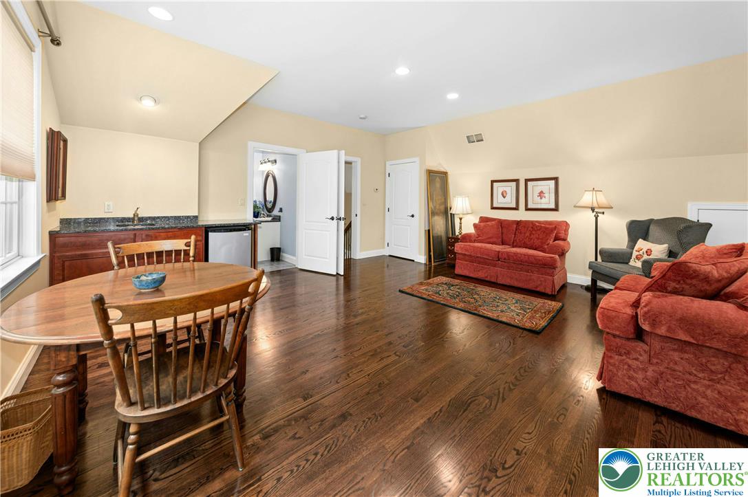 951 Macada Road Bethlehem, PA 18017 - Photo 31 of 46