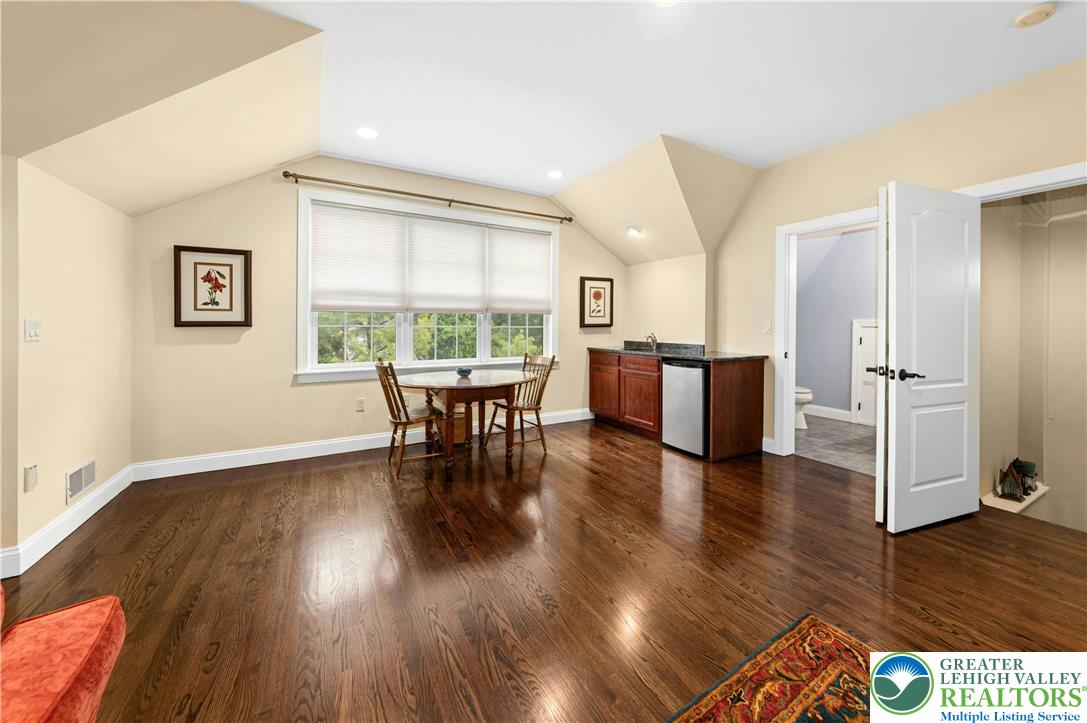 951 Macada Road Bethlehem, PA 18017 - Photo 32 of 46