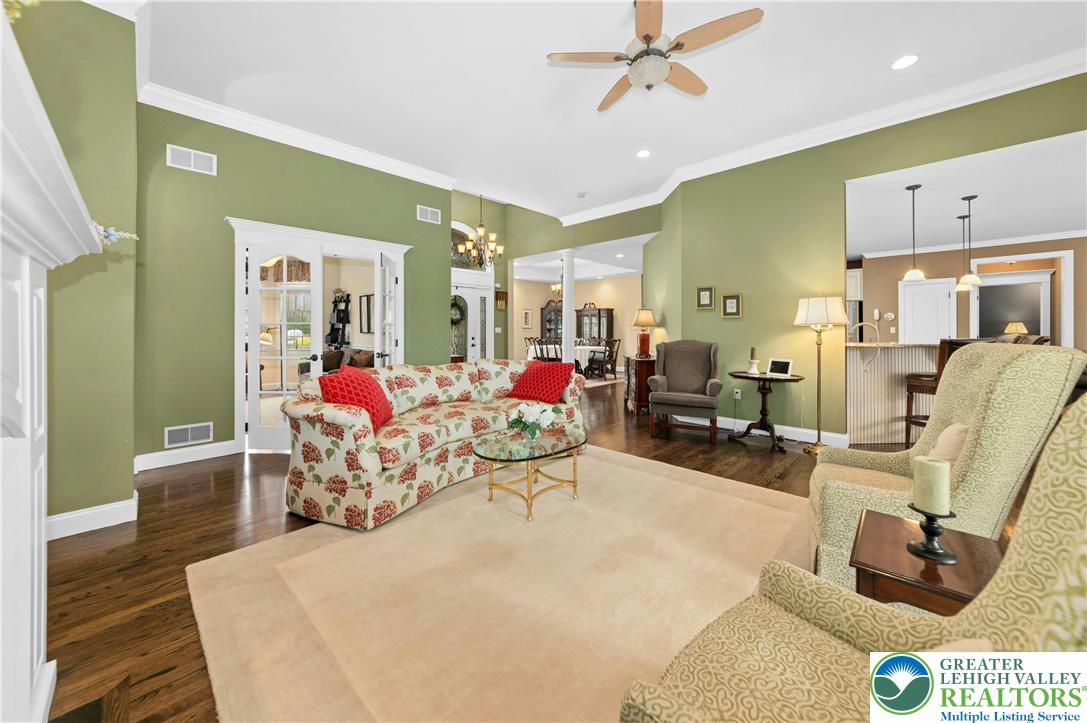 951 Macada Road Bethlehem, PA 18017 - Photo 7 of 46