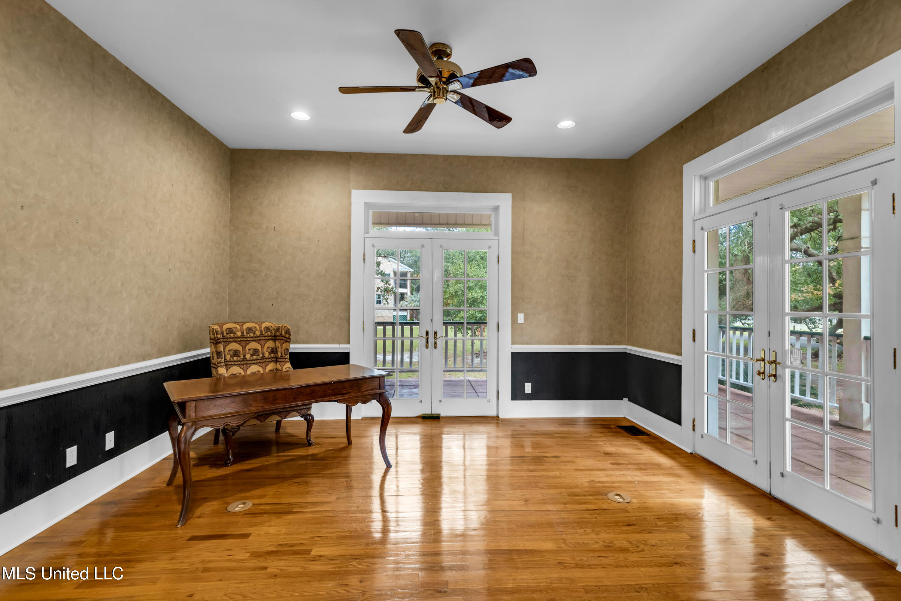 1401 Ladnier Road Gautier, MS 39553 - Photo 14 of 55 1st floor bonus room