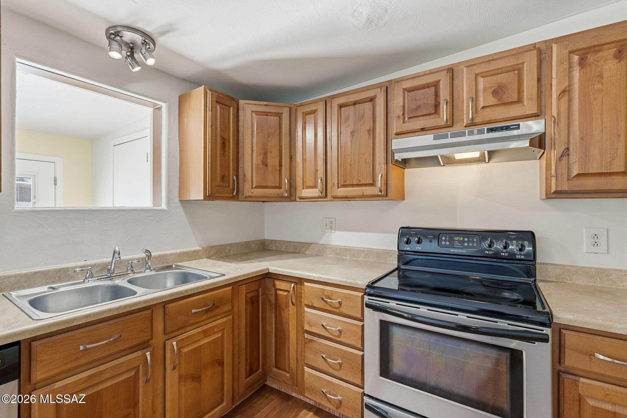 1453 West Roger Road Tucson, AZ 85705 - Photo 16 of 36 KITCHEN