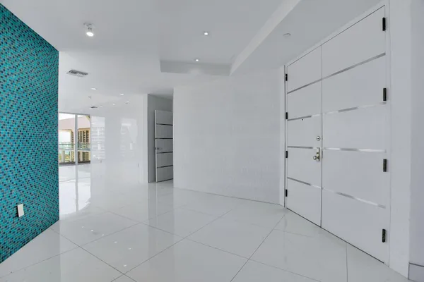 $2,295,900 | 19707 Turnberry Way, Unit TS2, Aventura, FL 33180