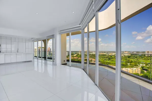 $2,295,900 | 19707 Turnberry Way, Unit TS2, Aventura, FL 33180