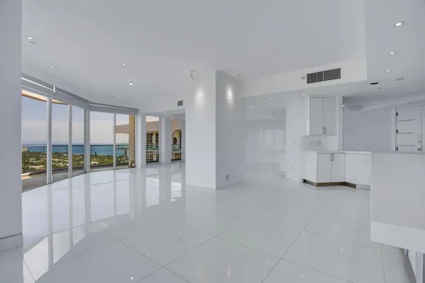 $2,295,900 | 19707 Turnberry Way, Unit TS2, Aventura, FL 33180