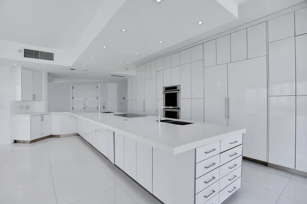 $2,295,900 | 19707 Turnberry Way, Unit TS2, Aventura, FL 33180