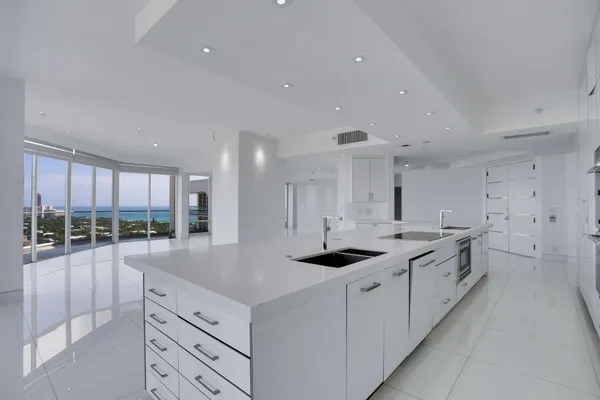 $2,295,900 | 19707 Turnberry Way, Unit TS2, Aventura, FL 33180