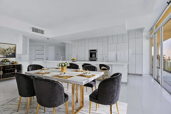 $2,295,900 | 19707 Turnberry Way, Unit TS2, Aventura, FL 33180