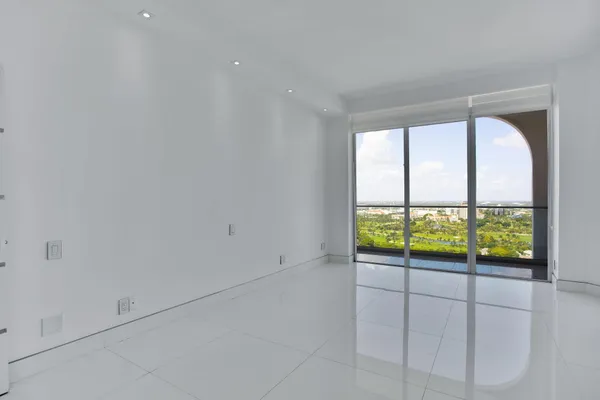 $2,295,900 | 19707 Turnberry Way, Unit TS2, Aventura, FL 33180