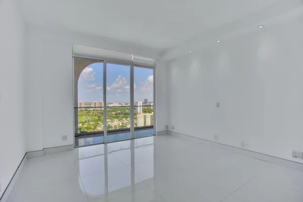$2,295,900 | 19707 Turnberry Way, Unit TS2, Aventura, FL 33180