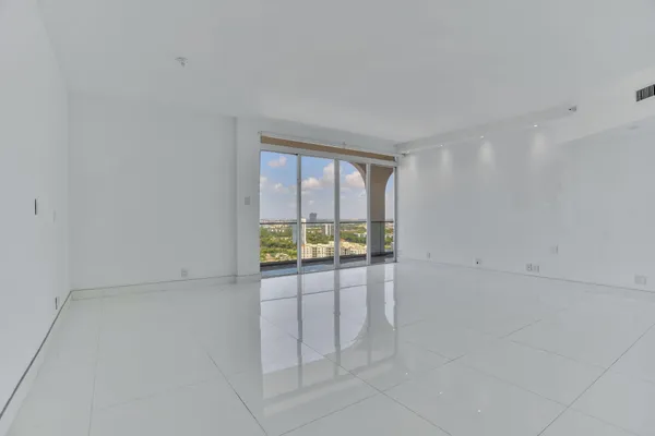 $2,295,900 | 19707 Turnberry Way, Unit TS2, Aventura, FL 33180