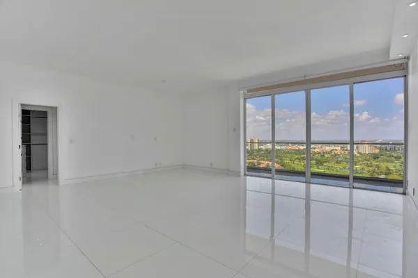 $2,295,900 | 19707 Turnberry Way, Unit TS2, Aventura, FL 33180