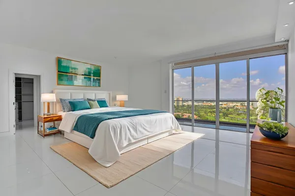 $2,295,900 | 19707 Turnberry Way, Unit TS2, Aventura, FL 33180