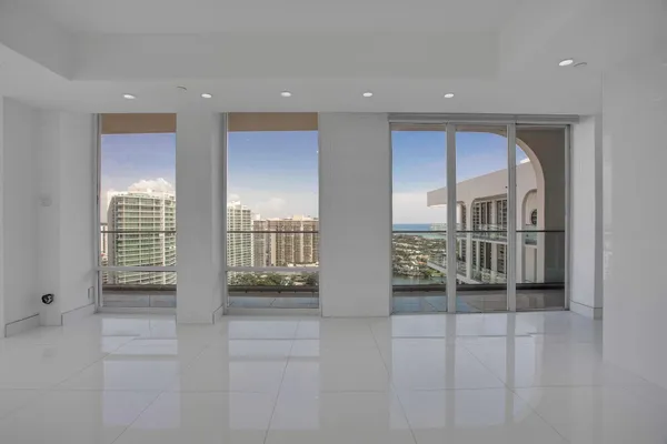 $2,295,900 | 19707 Turnberry Way, Unit TS2, Aventura, FL 33180