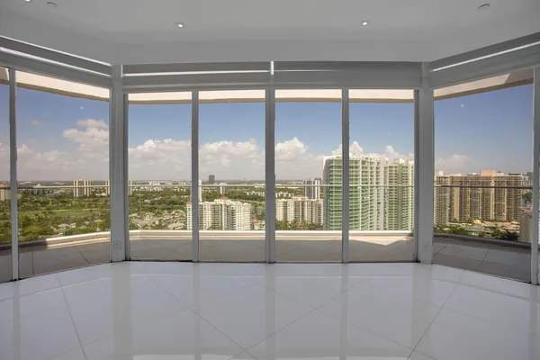 $2,295,900 | 19707 Turnberry Way, Unit TS2, Aventura, FL 33180