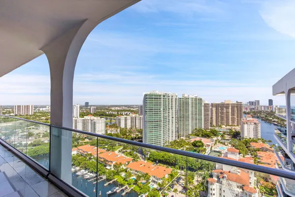 $2,295,900 | 19707 Turnberry Way, Unit TS2, Aventura, FL 33180