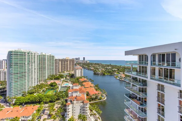 $2,295,900 | 19707 Turnberry Way, Unit TS2, Aventura, FL 33180
