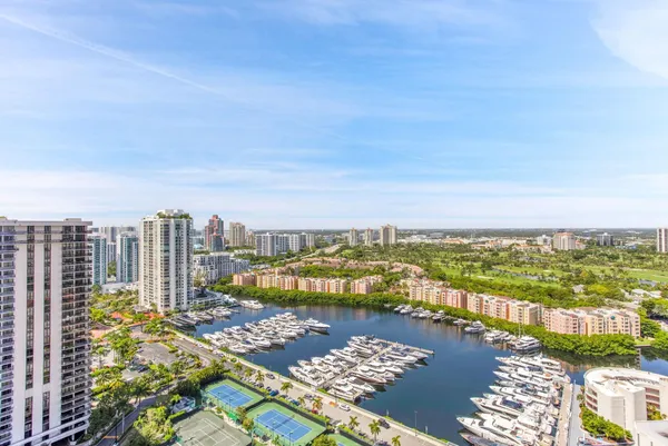 $2,295,900 | 19707 Turnberry Way, Unit TS2, Aventura, FL 33180