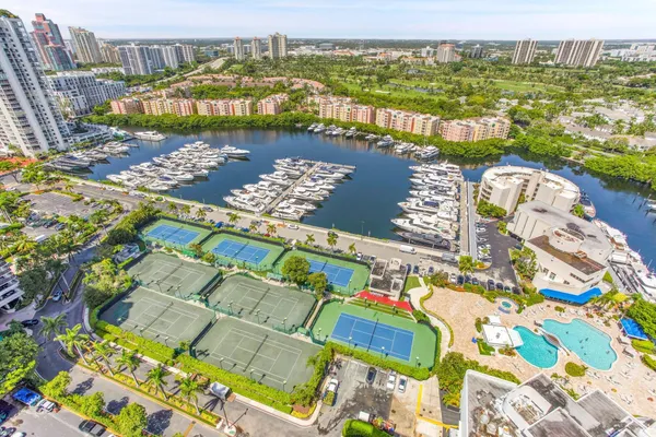 $2,295,900 | 19707 Turnberry Way, Unit TS2, Aventura, FL 33180
