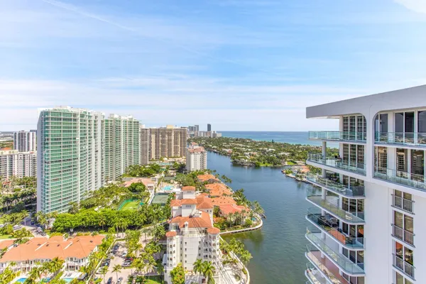 $2,295,900 | 19707 Turnberry Way, Unit TS2, Aventura, FL 33180