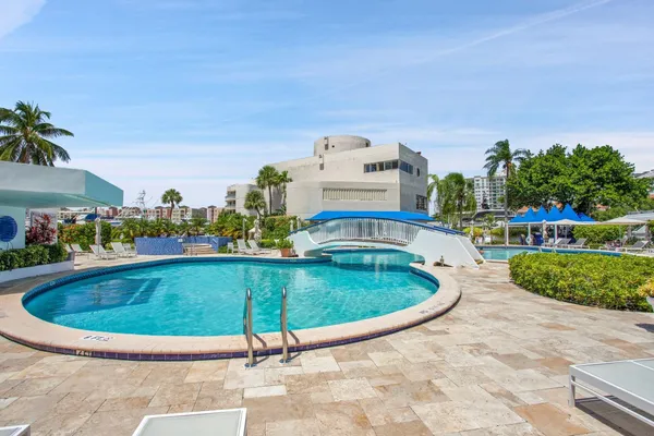 $2,295,900 | 19707 Turnberry Way, Unit TS2, Aventura, FL 33180