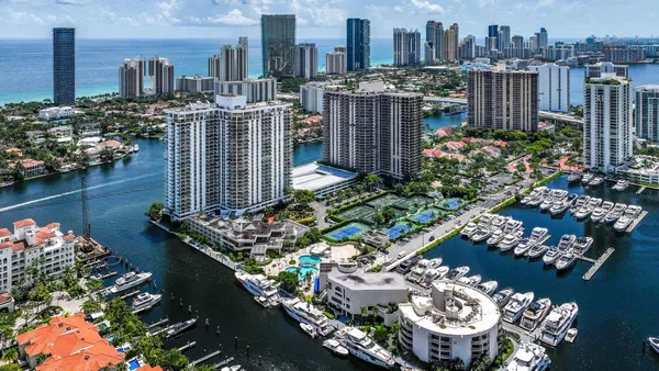 $2,295,900 | 19707 Turnberry Way, Unit TS2, Aventura, FL 33180