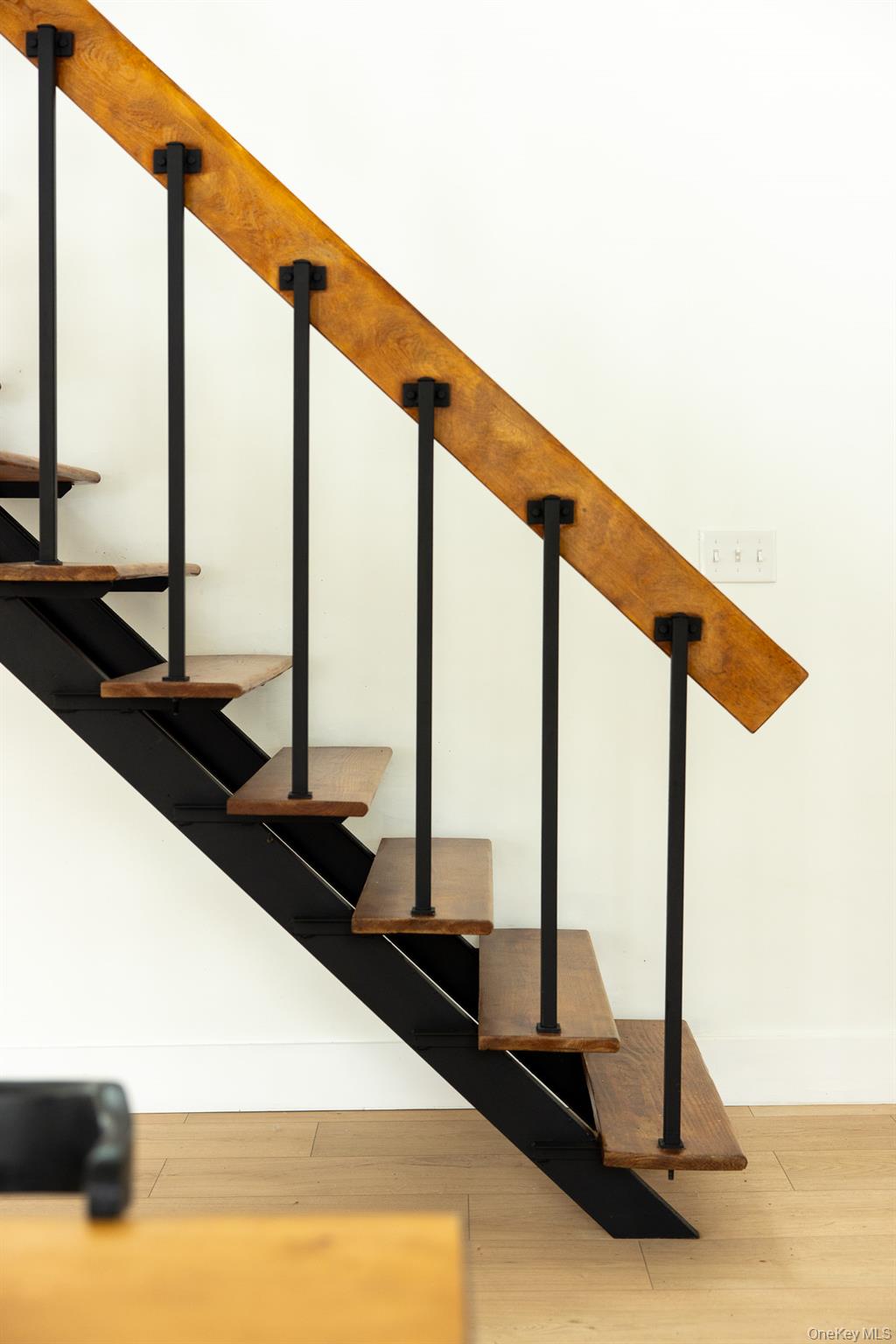 3 High Wood Road Staatsburg, NY 12580 - Photo 20 of 38 floating staircase