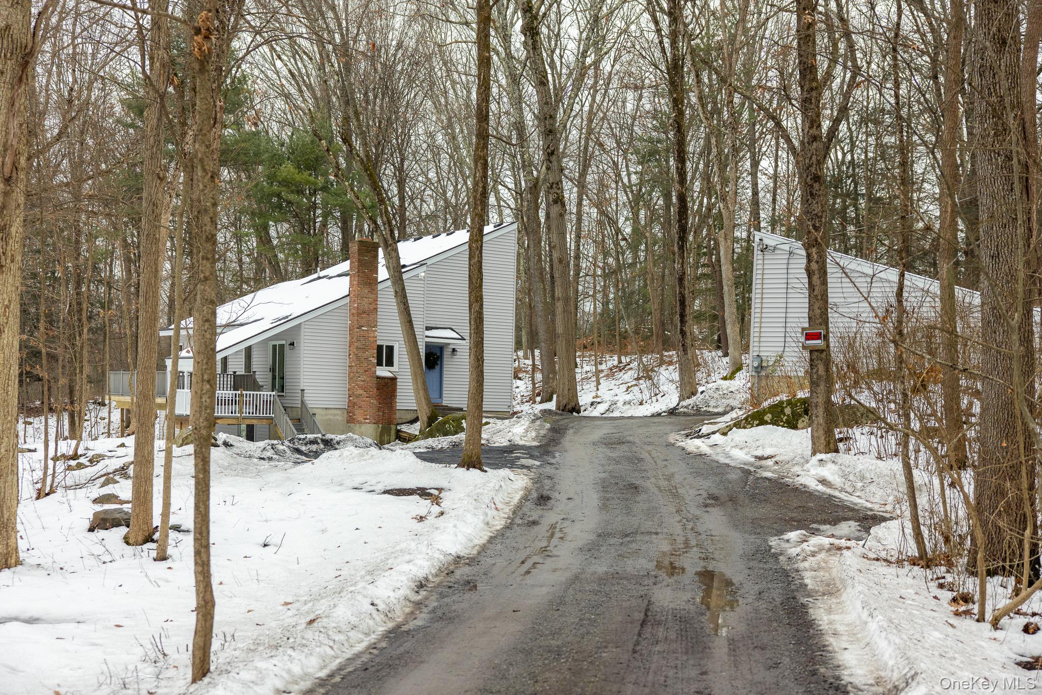 3 High Wood Road Staatsburg, NY 12580 - Photo 2 of 38 exterior front with garage