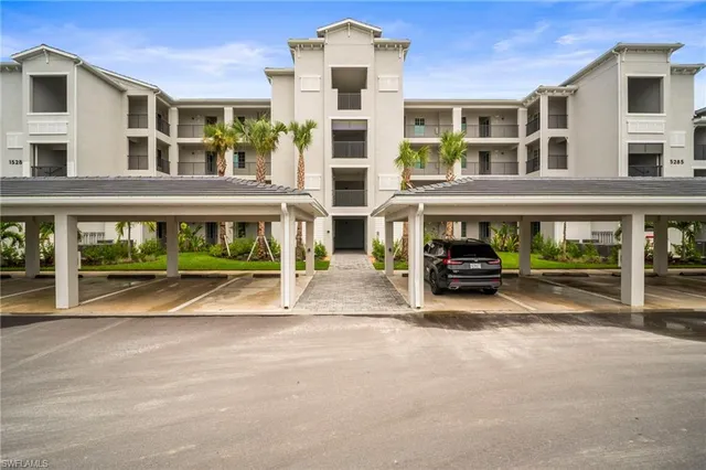 a view of building with street