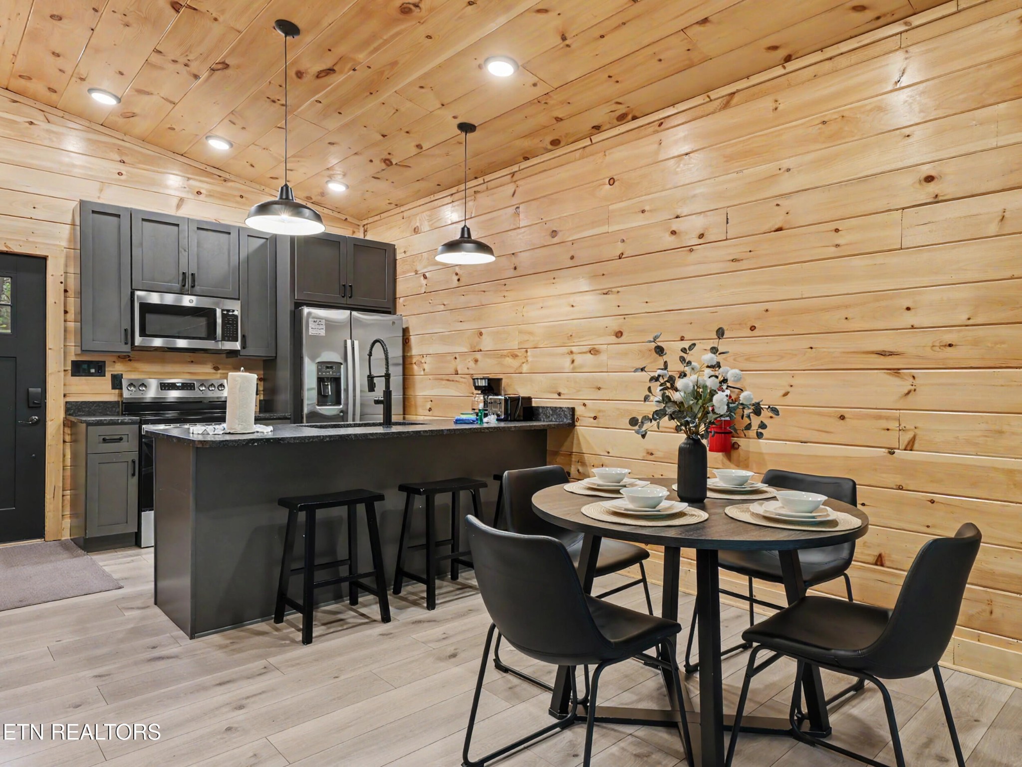 24072412 Ridgehigh Pass Sevierville, TN 37876 - Photo 6 of 39 Gallery Image 6