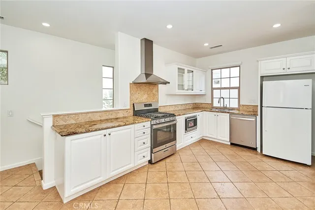 $3,250 | 53 Costa Brava, Irvine, CA 92620