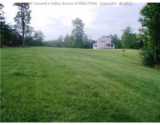443 Peach Ridge Road Hurricane, WV 25526 - Photo 7 of 16 Yard/Garden.