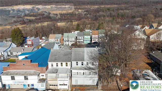 a picture of city view with lake view