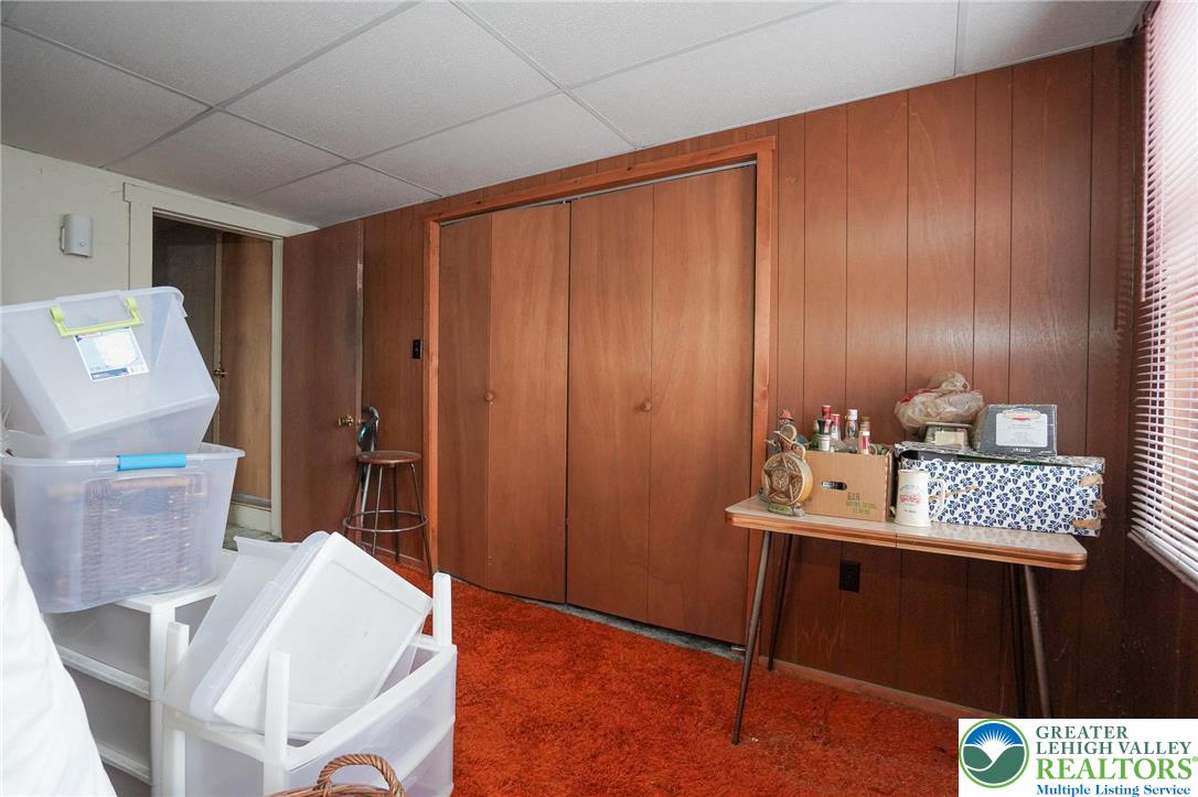 335 West Patterson Street Lansford, PA 18232 - Photo 30 of 32 a workspace room with furniture