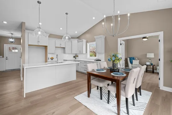 $395,000 | 1266 33rd Ave Circle, Silvis, IL 61282