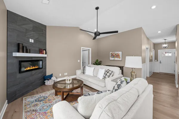 $395,000 | 1266 33rd Ave Circle, Silvis, IL 61282