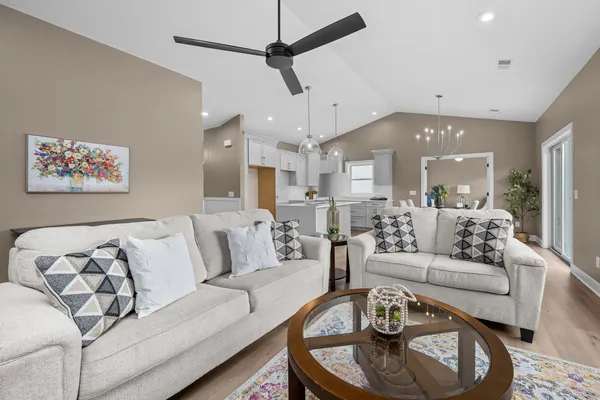 $395,000 | 1266 33rd Ave Circle, Silvis, IL 61282