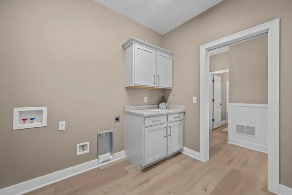 $395,000 | 1266 33rd Ave Circle, Silvis, IL 61282