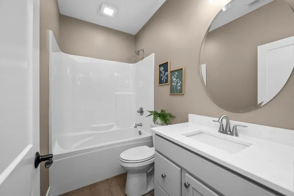 $395,000 | 1266 33rd Ave Circle, Silvis, IL 61282