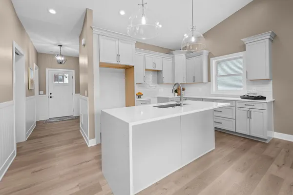 $395,000 | 1266 33rd Ave Circle, Silvis, IL 61282