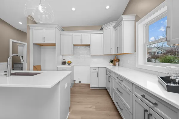 $395,000 | 1266 33rd Ave Circle, Silvis, IL 61282