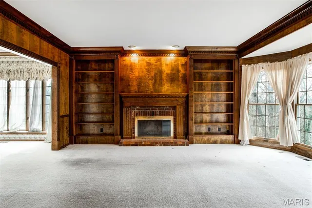 $530,000 | 719 Carman Meadows Drive South, Manchester, MO 63021