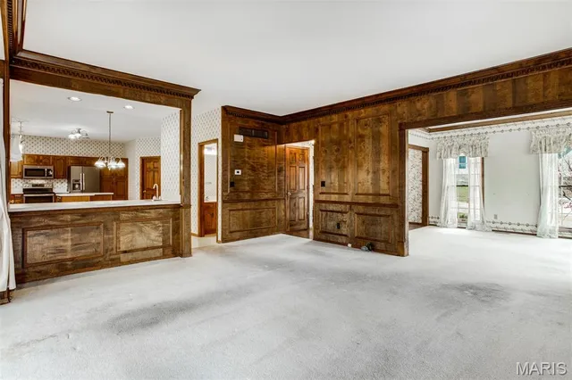 $530,000 | 719 Carman Meadows Drive South, Manchester, MO 63021