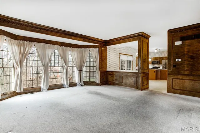 $530,000 | 719 Carman Meadows Drive South, Manchester, MO 63021