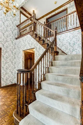 $530,000 | 719 Carman Meadows Drive South, Manchester, MO 63021