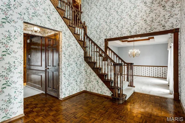 $530,000 | 719 Carman Meadows Drive South, Manchester, MO 63021