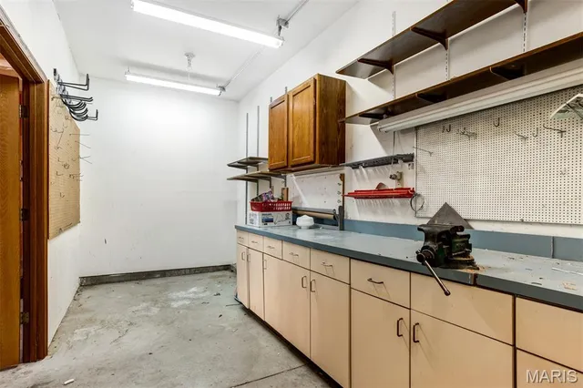 $530,000 | 719 Carman Meadows Drive South, Manchester, MO 63021